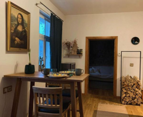 Hygge Home with free parking - free - spirited Boho style apartment